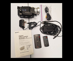 7.	Sony Handycam DCR-TRV20 - Camcorder - 1.0 MP - 10x Optical Zoom - Carl Zeiss - Mini DV.