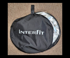 21.	Interfit Collapsible 5-in-1 42” Reflector